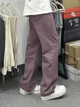 Men’s mauve straight-leg denim pants in loose fit jeans style designed for plus size full size wash fit jeans