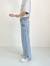 Men’s plus size light-wash denim slit loose fit wide-leg jeans with front ankle slit for casual wear