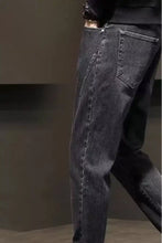Men’s plus size dark-wash denim straight leg jeans with relaxed fit and classic stitching for casual wear