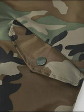 Men plus size zip up camouflage bomber jacket pocket with green button and matching stitching detail