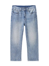 Men’s vintage wash loose fit light-wash denim jeans with straight-leg cut and classic five-pocket design
