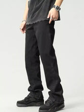 Men’s washed loose fit black jeans with straight-leg slim fit made of durable denim and subtle stitching details