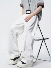 Men’s wide leg jeans in white loose-fitting cargo style with relaxed fit and visible stitching details