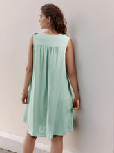 Mint Green Sleeveless Buttoned Ruched Dress