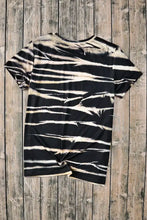 Black and white tie-dye graphic round neck short sleeve t-shirt