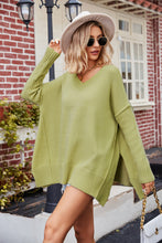Oversized Green V-Neck Sweater with Long Sleeve Length