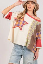 Oversized plaid star patch T-shirt with fig round neck for women