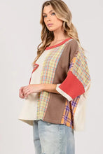 Women’s oversized plaid star patch t-shirt with fig round neck