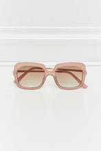Oversized Square Sunglasses with Metal-Plastic Hybrid Frame