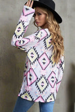 Patterned Long Sleeve Shirt for Women with Basic Style and Opaque Material Woman T Shirts