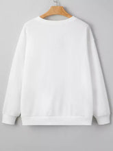 White long-sleeved pearl plaid christmas tree patched drop shoulder sweatshirt with ribbed cuffs and crew neck
