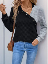 Perfee decorative button contrast long sleeve sweatshirt with black gray texture, jeans, brown bag