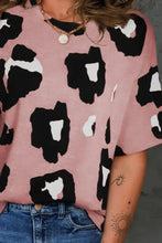 Pink leopard round neck half sleeve basic style top with blue denim jeans