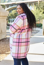 Pink plaid plus-size wool lapel collar coat with long sleeves and pockets