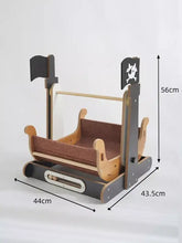 Gioco casetta per gatti in stile nave pirata con bandiere con teschio e finitura in legno