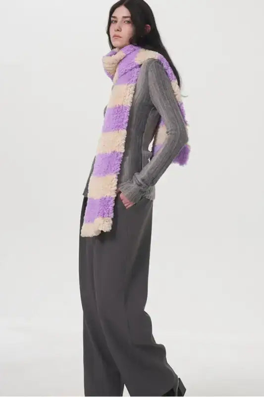Lavender and cream striped thermal scarf for Hipomarket outfits