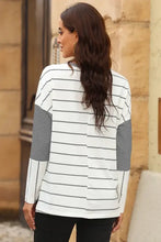 Women’s pocketed striped round neck long-sleeve T-shirt in white and gray