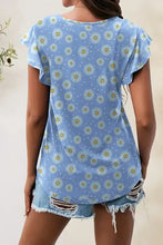 Printed round neck short sleeve light blue T-shirt with daisy polka dots