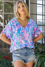 Light blue pink green floral print V-neck short-sleeve tee shirt