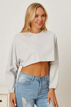 Light gray long-sleeved round neck dropped shoulder cropped sweatshirt