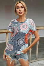 Shiny printed round neck short sleeve tee with colorful patchwork mandala