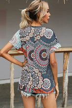 Shiny printed round neck short sleeve tee with colorful mandala pattern