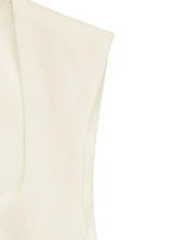 Cream-colored smooth lightweight sleeve with clean seam, Sleeveless Vest Set