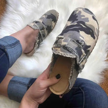 Camo print slip-on shoe with lace-up detail, rubber sole, all sizes