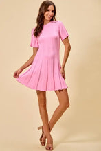 Soft pink wide rib short sleeves sweater knit pleated mini dress