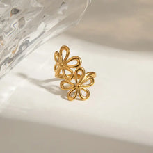 18k gold-plated stainless steel flower ring with intertwined blooms