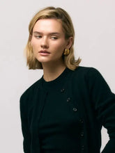 Stainless steel ribbed oval earrings in 18k gold-plated jewelry