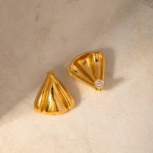 Shiny stainless steel seashell shape gold stud earrings for women
