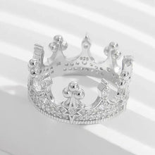 Sterling silver ring with crown shape zircon cubic zirconia stones