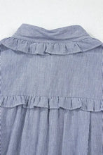 Stripe Mini-Kleid mit Rüschen, Knopfleiste und kurzen Flügelärmeln, Freizeitkleider