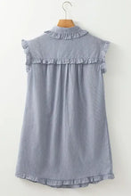 Stripe Mini-Kleid mit Rüschen, Knopfleiste und kurzen Flügelärmeln, Freizeitkleider