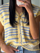 Gelb-blau gestreifte Strickjacke mit kurzen Ärmeln, maschinenwaschbar bei Kaltwäsche