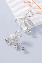 Synthetic Pearl and Silver Bow Jewelry Set with Necklace and Earrings
