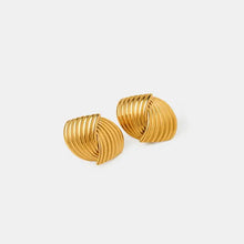 Texture stainless steel stud earrings with ridged 18k gold-plated design
