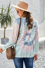 Womens long-sleeved tie-dye raglan sleeve t-shirt with round neck