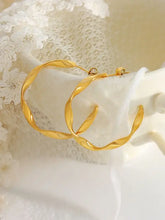 Twisted 18k gold-plated titanium steel C-hoop earrings pair