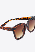 Tortoiseshell Square Sunglasses with Gradient Lenses Polycarbonate Frame