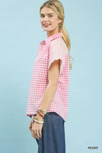 Umgee mixed gingham short sleeve shirt in pink and white with ruffled sleeves and gingham short sleeve design