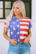 US Flag Round Neck Short Sleeve T-Shirt with distressed American flag design