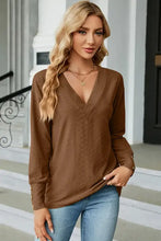 Women’s brown long-sleeve V-neck lantern sleeve T-shirt with button cuffs