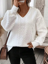 White cable knit V-neck long sleeve sweatshirt in basic style