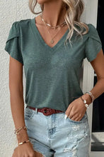 Dark green V-neck T-shirt with short sleeve length petal sleeves