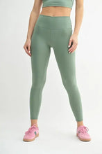Venice Cloud Light Contour Sage Green High-Waisted Athletic Leggings Woman Leggings