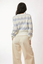 Wave-striped pattern balloon sleeves neckline cardigan in white gray stripes