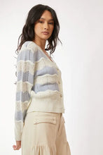 Cream and gray wave-striped pattern neckline cardigan with balloon sleeves