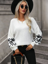 White Knit Sweater with Black Sleeve Design and Round Neck Long Sleeves Sweater Pullovers